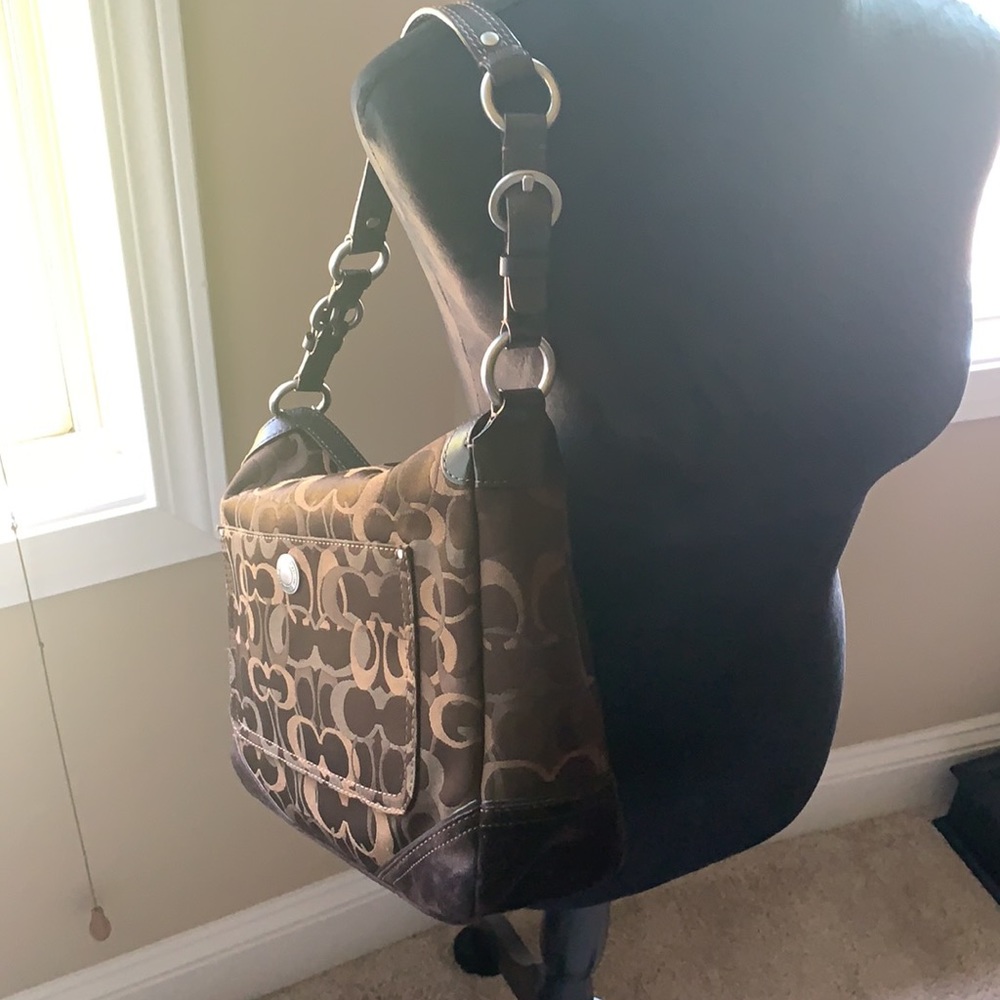 Coach - Picture 2 of 11